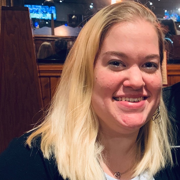 Meet your Posher, Ashley - Picture 1 of 1